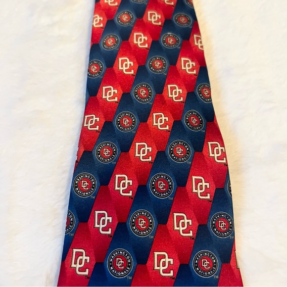 Vintage MLB Washington DC Nationals Baseball Pattern Silk Tie - Picture 6 of 7